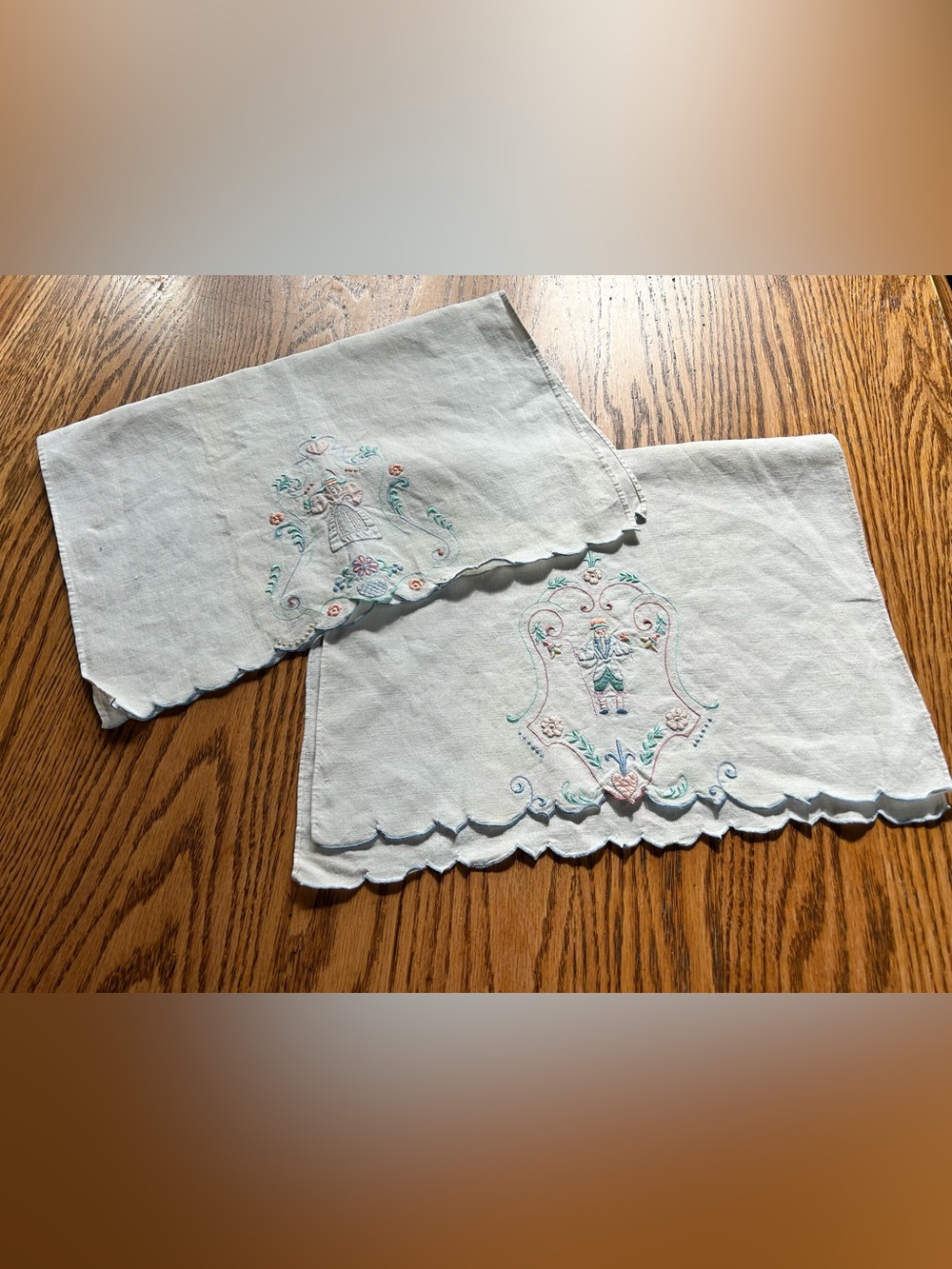 Vintage Embroidered Scalloped Linen Guest Towels - Pastel Floral